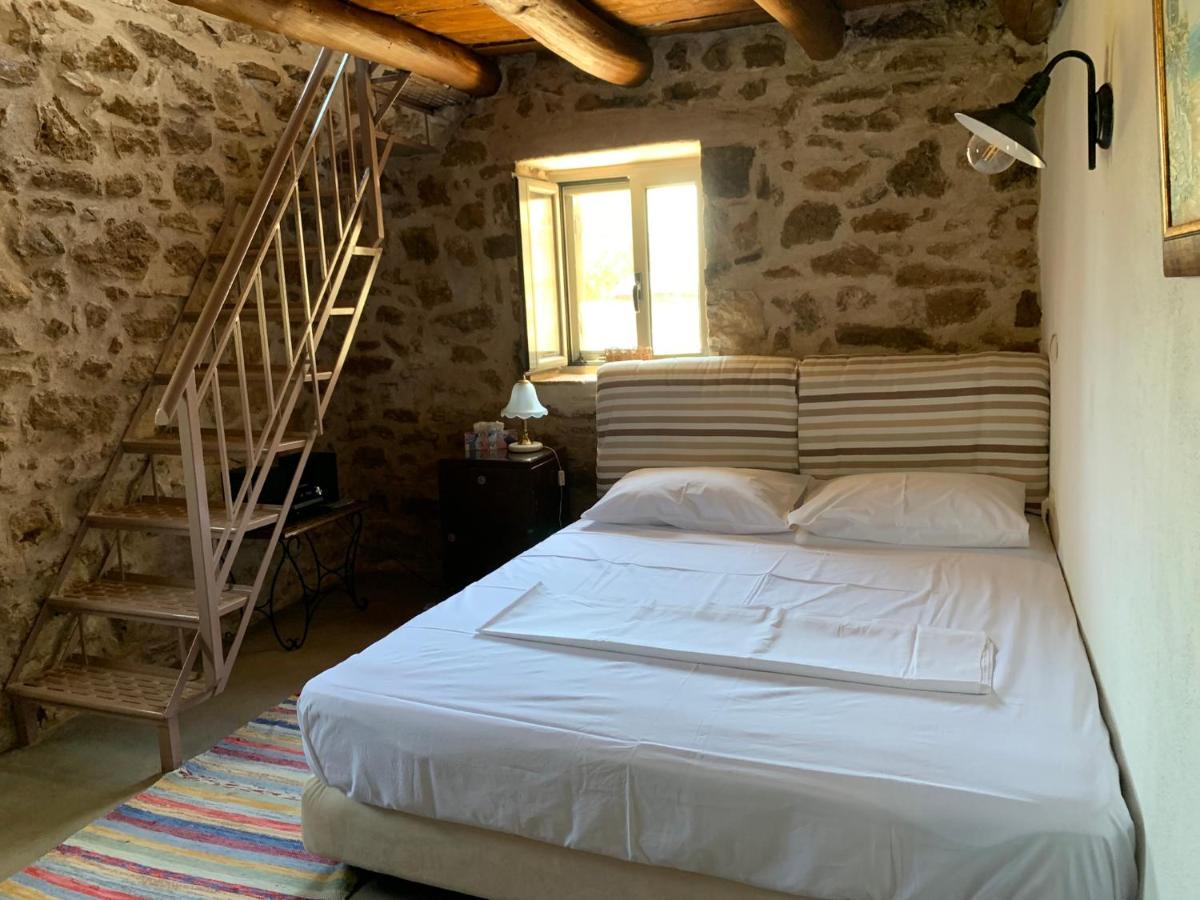 Messinian Stone House Villa Exterior photo